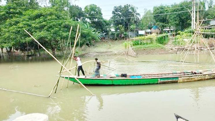শিবালয় উপজেলা মৎস্য বিভাগের অভিযান ৯টি ভেসাল-বাঁধ উচ্ছেদ