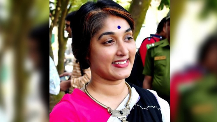 চুল কাটা ছাত্রদের চিনি না, বললেন  রবীন্দ্র বিশ্ববিদ্যালয়ের সেই শিক্ষিকা