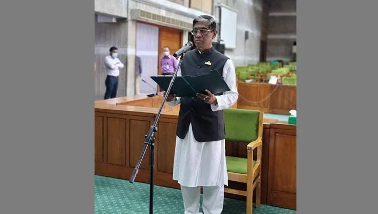 শপথ নিলেন প্রাণ গোপাল দত্ত, চিকিৎসক থেকে সংসদ সদস্য