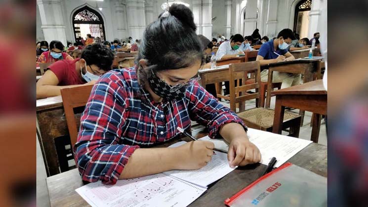 করোনাকালে ঢাকা বিশ্ববিদ্যালয়ের প্রথম ভর্তি পরীক্ষা 