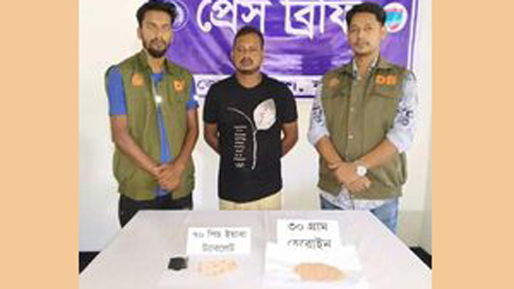 যশোর বেনাপোলের একাধিক মামলার আসামি মাদকসহ আটক