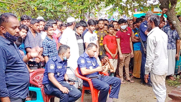মাদ্রাসাছাত্রীকে গলা কেটে হত্যার পর ফেলে যায় পুকুরে