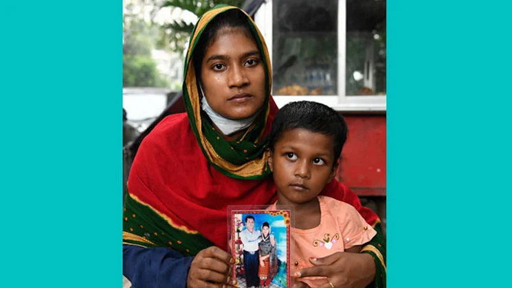 বিনাদোষে সৌদিতে স্বামীর ২০ বছরের জেল, দ্বারে দ্বারে ঘুরছেন রাবেয়া