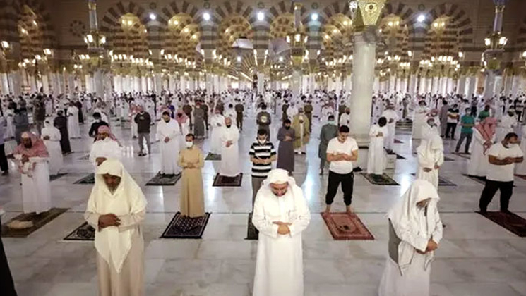 সৌদিতে থাকছে না মাস্কের বাধ্যবাধকতা,পুরোদমে চালু মসজিদুল হারাম-মসজিদে নববি﻿