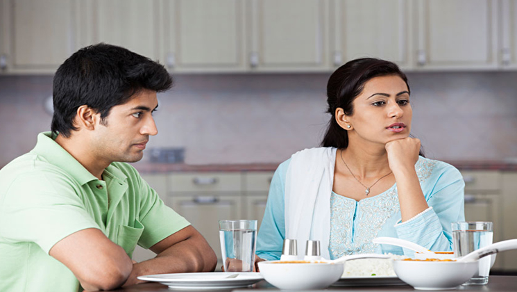যেসব কথা স্ত্রীকে কখনোই বলবেন না