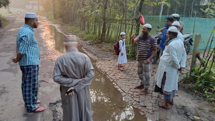 বাগেরহাটে সড়কে পড়েছিল নবজাতকের লাশ 