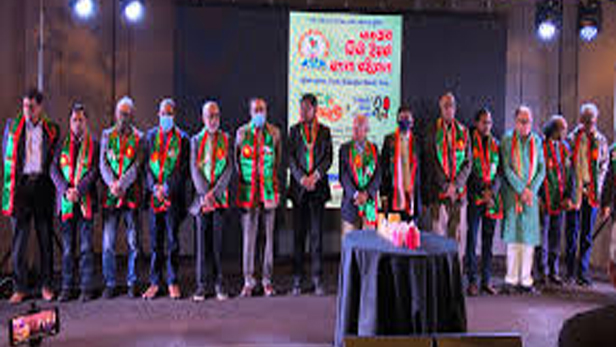 ৩০তম নিউইয়র্ক বাংলা বইমেলায় ৩০ জন বিশিষ্ট ব্যক্তিকে সম্মাননা
