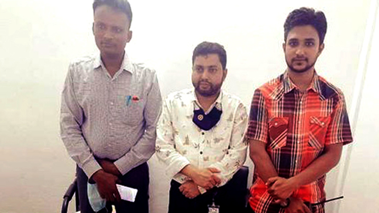 বেনাপোলে সাড়ে ৯ লাখ টাকার আংটির পাথর উদ্ধার