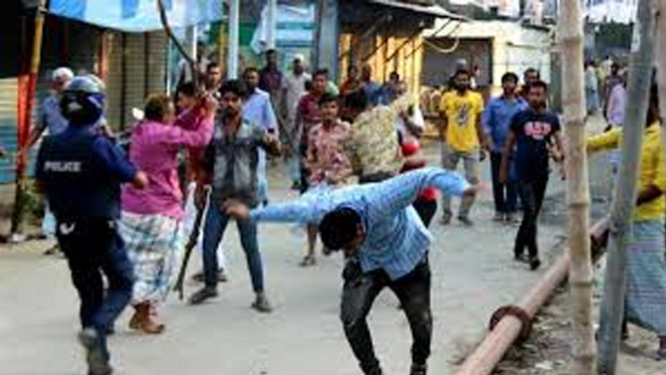 স্বতন্ত্র প্রার্থীর নির্বাচনী প্রচারণায় হামলা, কুপিয়ে জখম 