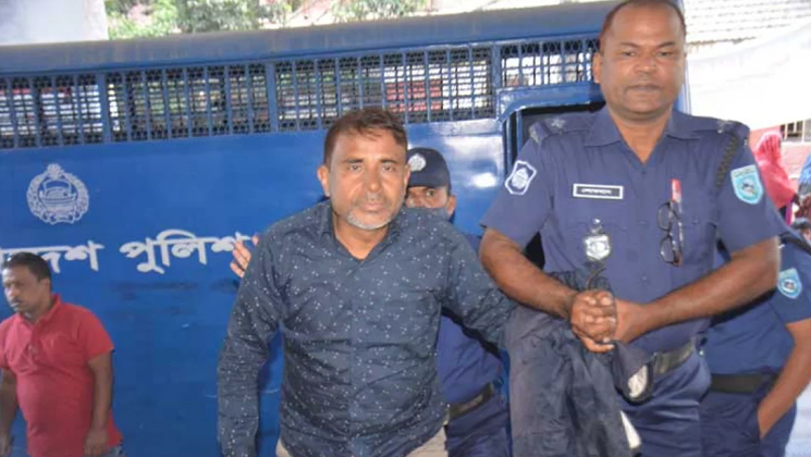 চলন্ত বাসে ৭ জনকে পুড়িয়ে হত্যা: প্রধান আসামি গ্রেফতার  