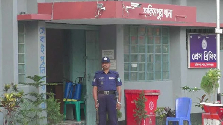 পুলিশের হাতে পুলিশ আটক