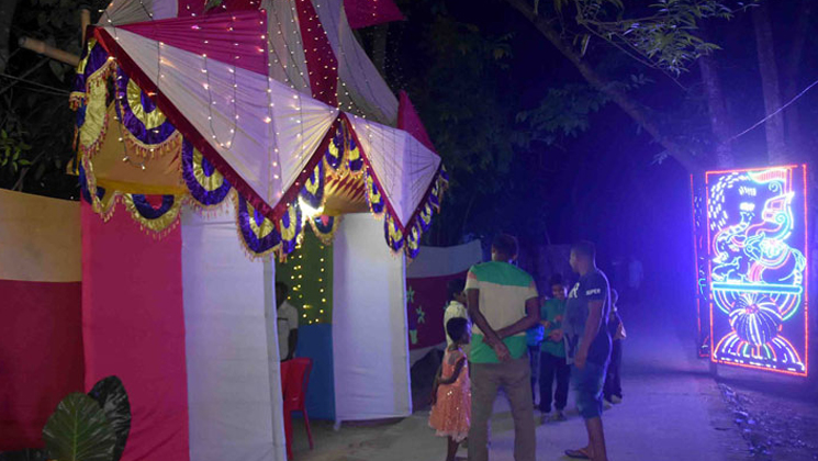 বিয়ের কথা বলে অন্যের স্ত্রীকে বাড়িতে এনে ইমাম উধাও