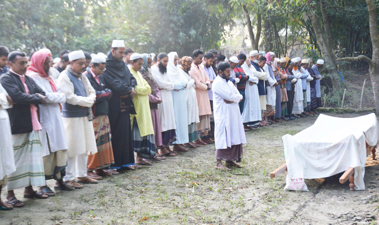 বাবার লাশ দাফন করে এসএসসি পরীক্ষায় অংশ নিলেন শামীম