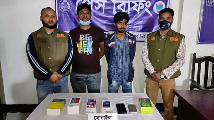 ডিবির অভিযানে মোবাইল চোর চক্রের সদস্য আটক, সাত মোবাইল উদ্ধার