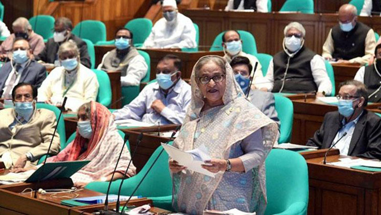 জুনে পদ্মা সেতুতে যানবাহন চলাচল করবে: প্রধানমন্ত্রী