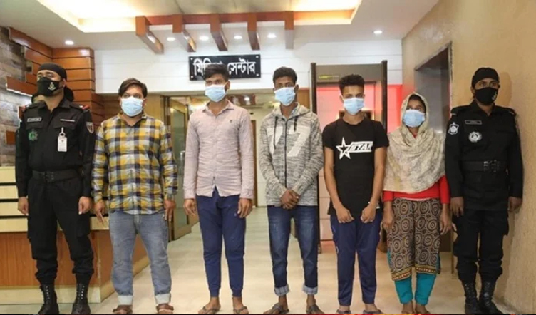 ‘বিয়েবহির্ভূত সম্পর্ক’ দেখে ফেলায় খুন হয় মেয়ে ফাহিমা