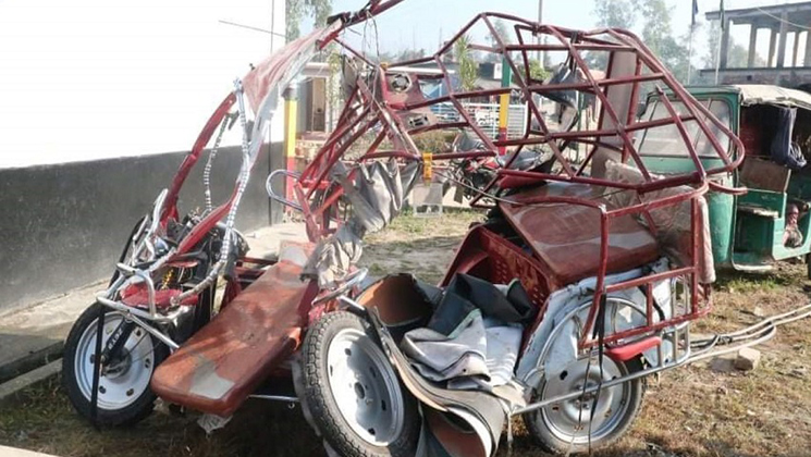 গাইবান্ধায় ইজিবাইকে বাসের ধাক্কা, নিহত ৫