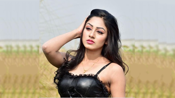 রঙ্গক্লাবে অপু বিশ্বাস
