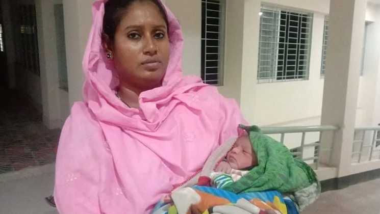 পাগলীর গর্ভে জন্ম নিল শিশু