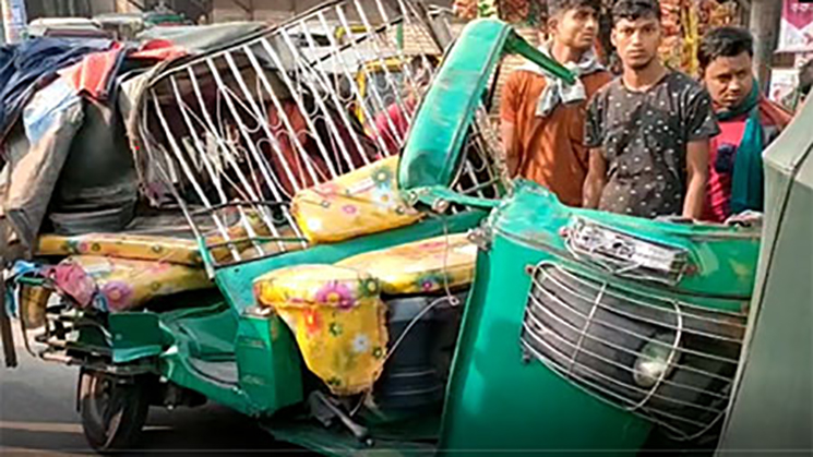 ঘাতক বাস কেড়ে নিলো আরও তিন শিক্ষার্থীর প্রাণ