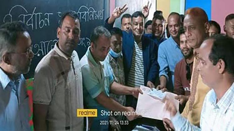 সিরাজগঞ্জ সিএনজি মালিক সমিতির নির্বাচনের ফিরোজ-মনির পরিষদের মনোনয়ন ক্রয় 