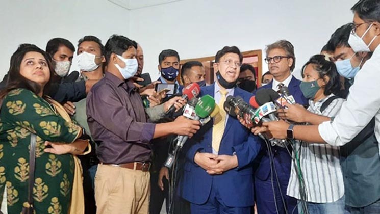 আমেরিকা নিজেই গণতন্ত্র নিয়ে ঝামেলায় আছে