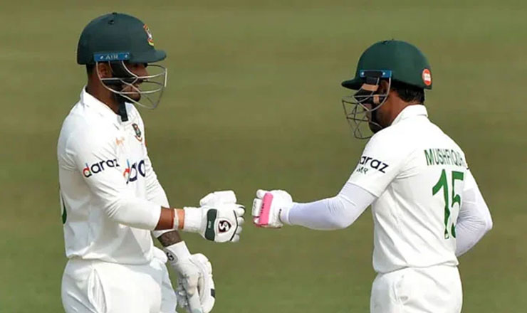 লিটনের পর মুশফিকের হাফসেঞ্চুরি