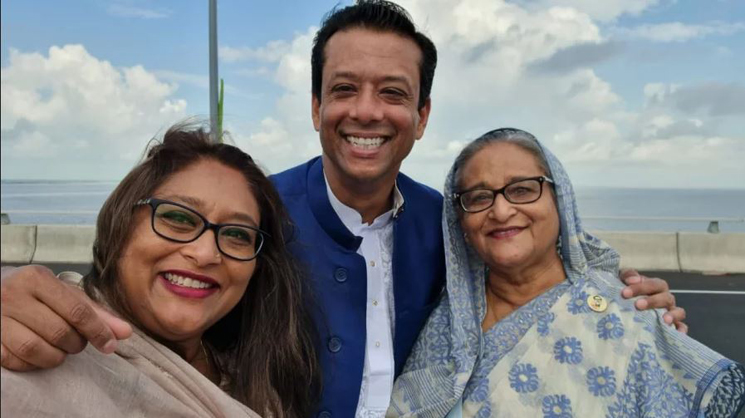পদ্মা সেতুতে পুতুলের সেলফিতে প্রধানমন্ত্রী ও জয়