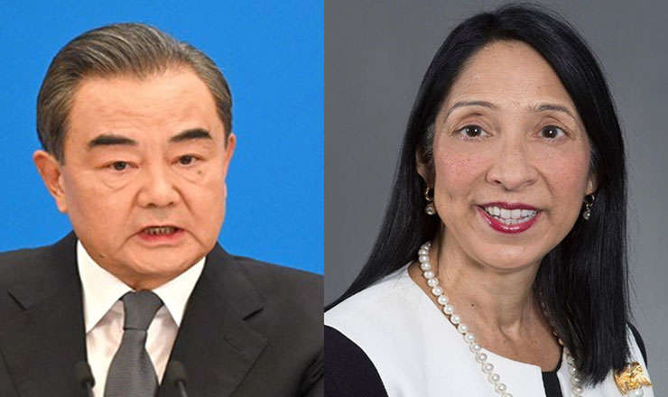 চীনা পররাষ্ট্রমন্ত্রী ওয়াং ইর ও যুক্তরাষ্ট্রের পররাষ্ট্র দপ্তরের আন্তর্জাতিক সংস্থাবিষয়ক অ্যাসিস্ট্যান্ট সেক্রেটারি মিশেল জে সিসন।