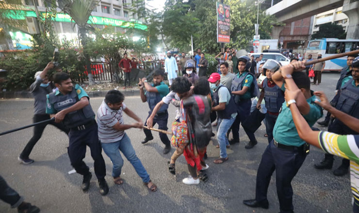 তেলের দাম বৃদ্ধির প্রতিবাদে সমাবেশে পুলিশের লাঠিপেটা
