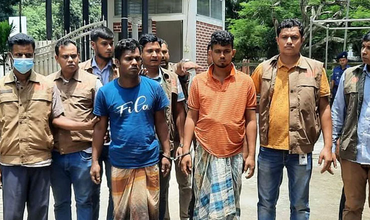 চলন্ত বাসে ডাকাতি-ধর্ষণ, ৬ জন রিমান্ডে