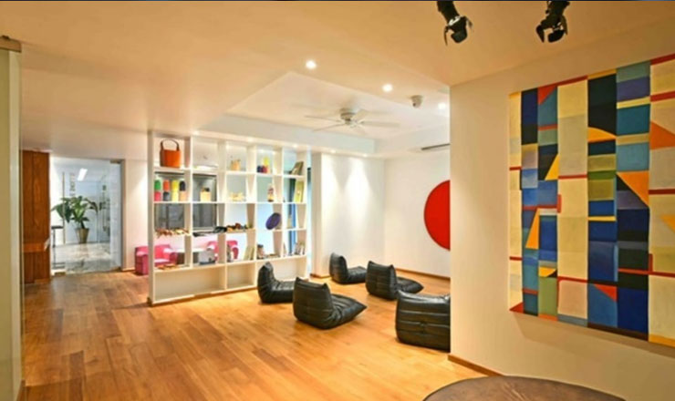 রানী মুখার্জির বাড়ি কোন রাজ প্রাসাদের চেয়েও কম নয়