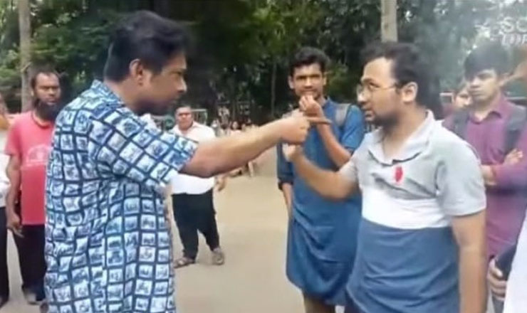 ‘স্যার বল’ শিক্ষার্থীর ওপর চড়াও ঢাবি সহকারী প্রক্টর