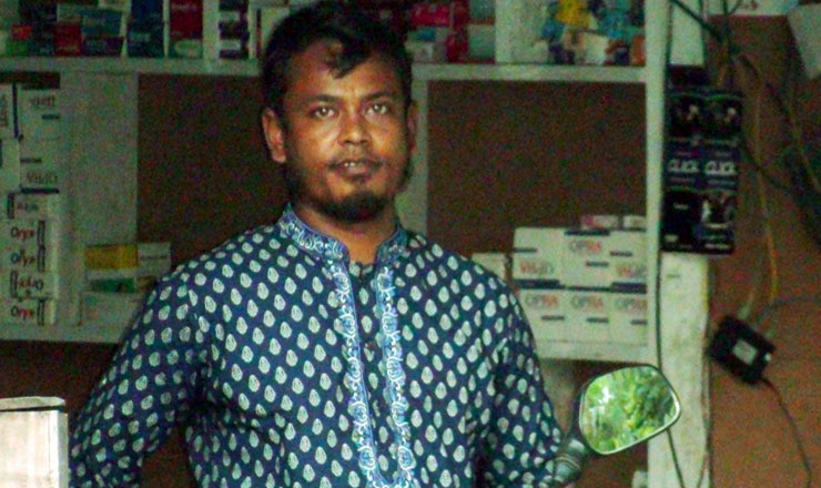 জেলে যাওয়ার সময় পিয়ন, ছাড়া পেয়ে ‘ডাক্তার’