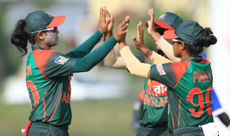 রোমানার দুর্দান্তে বোলিংয়ে ৮২ রানে গুটিয়ে গেল থাইল্যান্ড