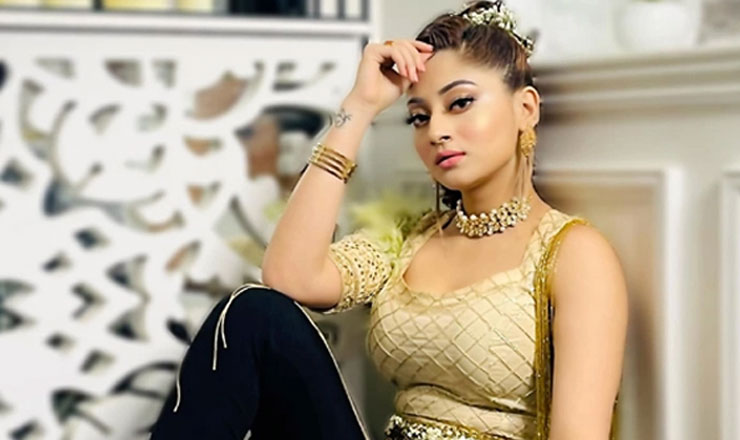 পূজা চেরি কোথায়?