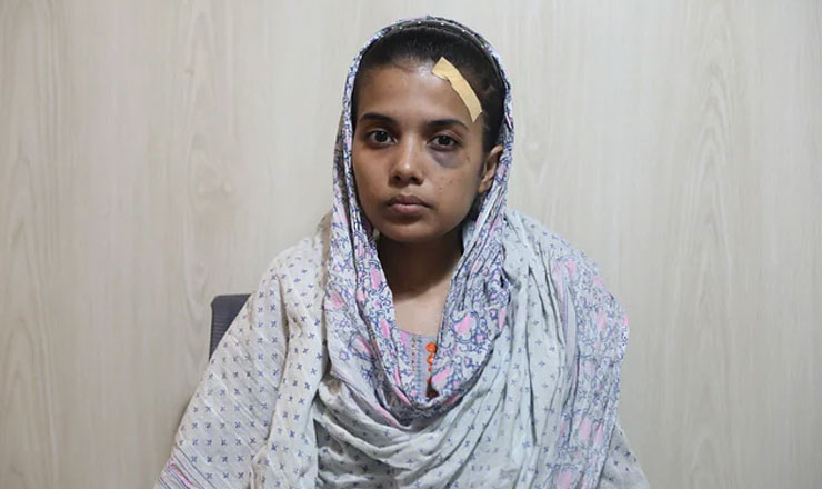 ‘ওই তুই মাইয়া মানুষ, মাইয়া মানুষের মতো থাকবি, তুই কথা কবি ক্যান’