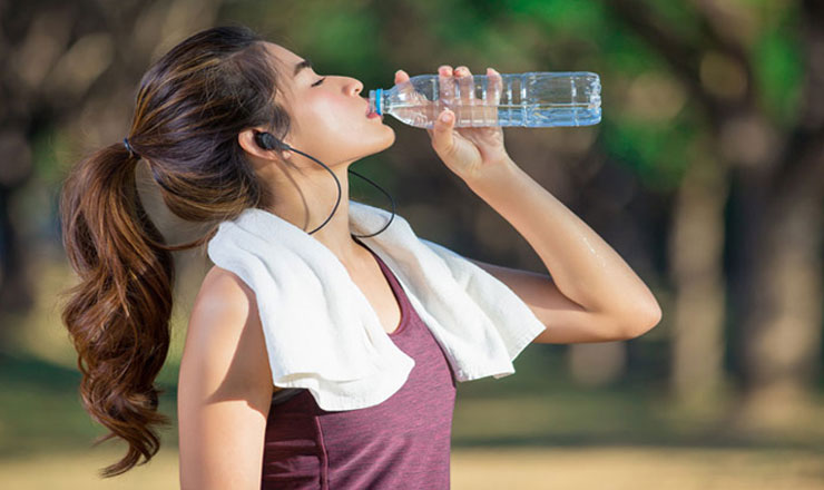 প্লাস্টিকের বোতলে পানি পান করলেই বিপদ!