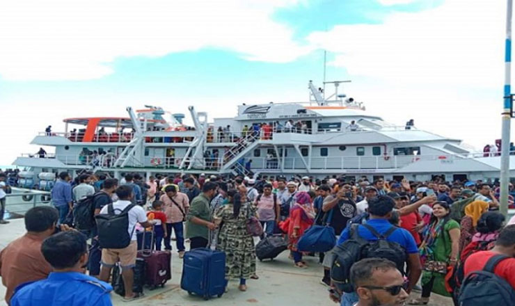 সেন্টমার্টিনগামী জাহাজে প্রথম দিনেই অসুস্থ ২ শতাধিক পর্যটক