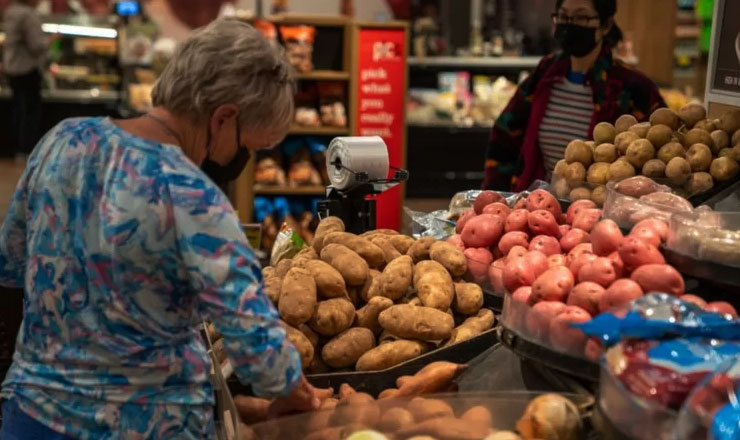আমেরিকায় জিনিসপত্রের দাম বেড়েই চলেছে, কমবে কবে?