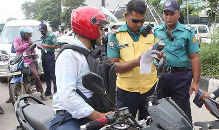 যেসব নিয়ম না জেনে বাইক চালালে জেল-জরিমানা