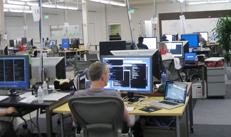 ১০ লাখ ফেসবুক ব্যবহারকারীর গুরুত্বপূর্ণ তথ্য চুরির আশঙ্কা