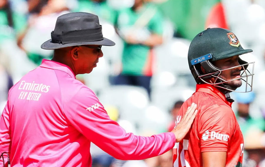 সাকিবকে আউট দেয়া সেই আম্পায়ারকে রাখলো না আইসিসি