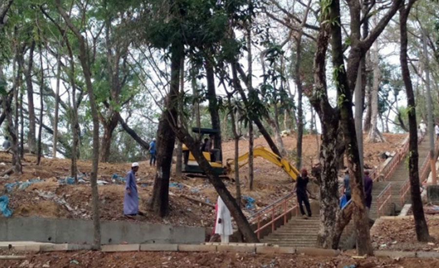 সিলেটে যে কবর নিয়ে তোলপাড়