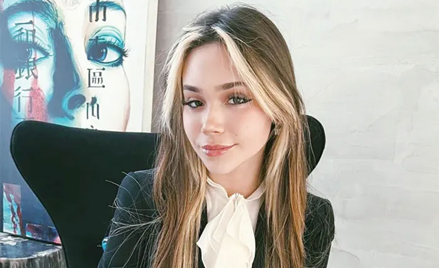 রিচার্লিসনের প্রেমে মজেছেন সেই টিনেজ সুন্দরী