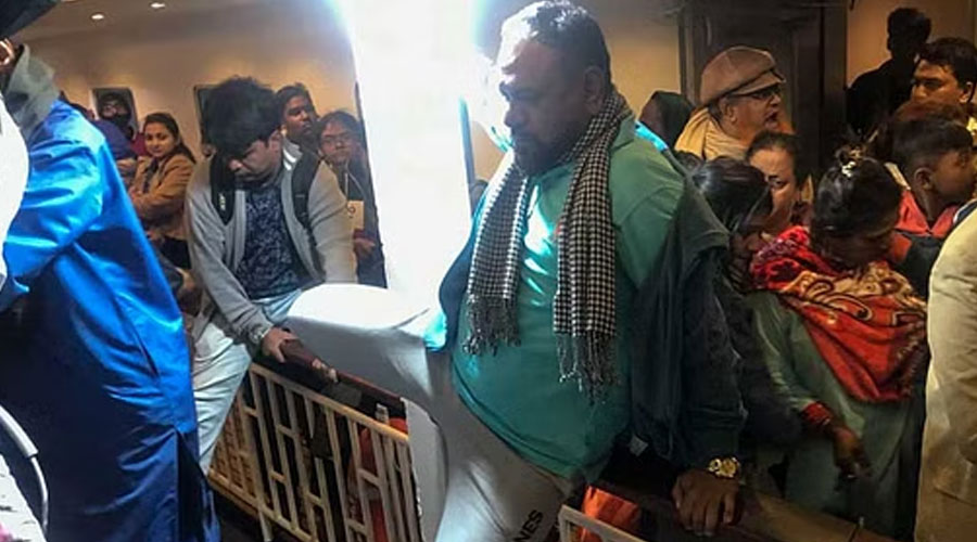 গভীর সমুদ্রে সেন্টমার্টিনের পর্যটকদের শ্বাসরুদ্ধকর ১০ ঘণ্টা