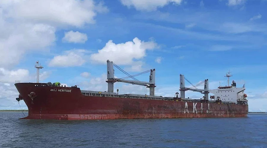 ১০ কোটি টাকার চিনিবাহী জাহাজে ‘রহস্যময়’ ডাকাতি