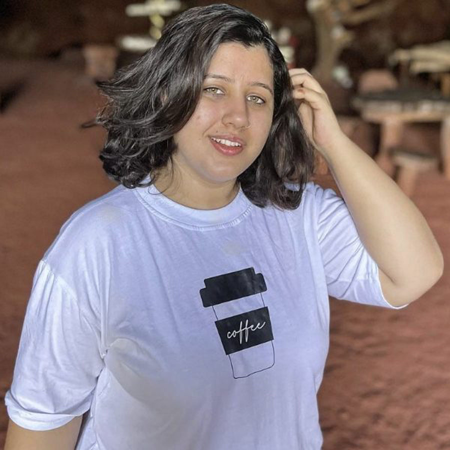 কাজ করেছেন শাহরুখ, সইফদের সঙ্গে, এখন কী করেন সেই ছোট্ট মেয়েটি