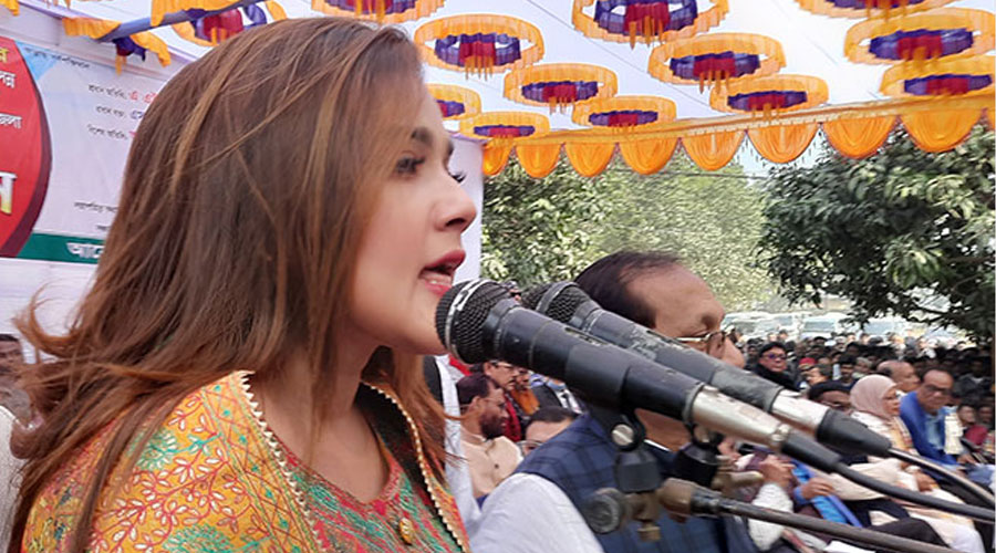 আ.লীগের প্রতিনিধি সম্মেলনে যা বললেন চিত্রনায়িকা মাহি