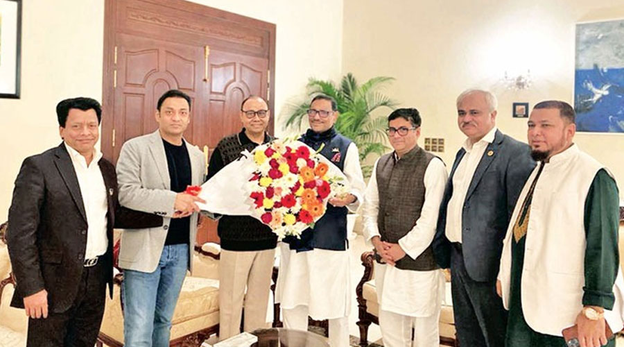 ওবায়দুল কাদেরের সৌজন্য সাক্ষাৎ বসুন্ধরা গ্রুপের চেয়ারম্যান-এমডির সঙ্গে